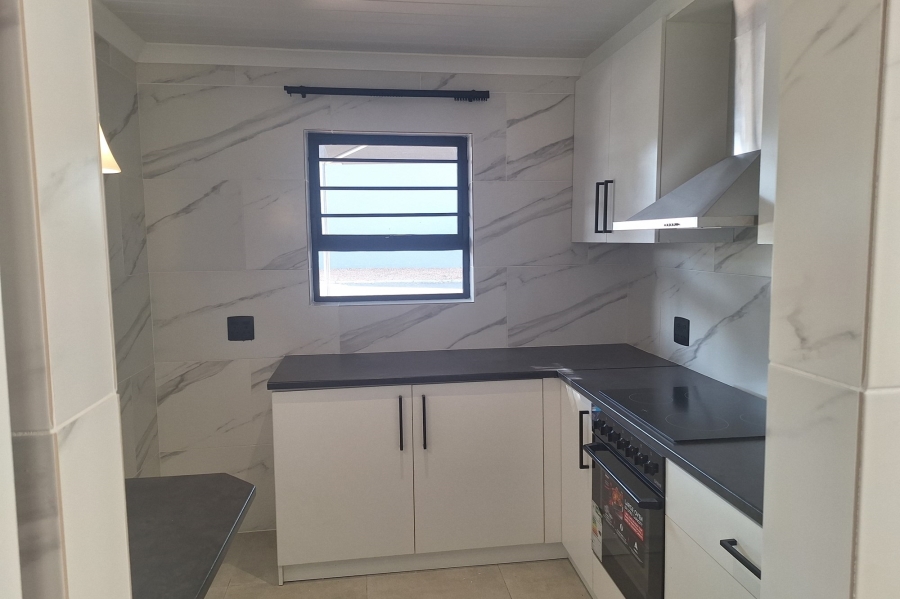 To Let 4 Bedroom Property for Rent in Protea Village Western Cape
